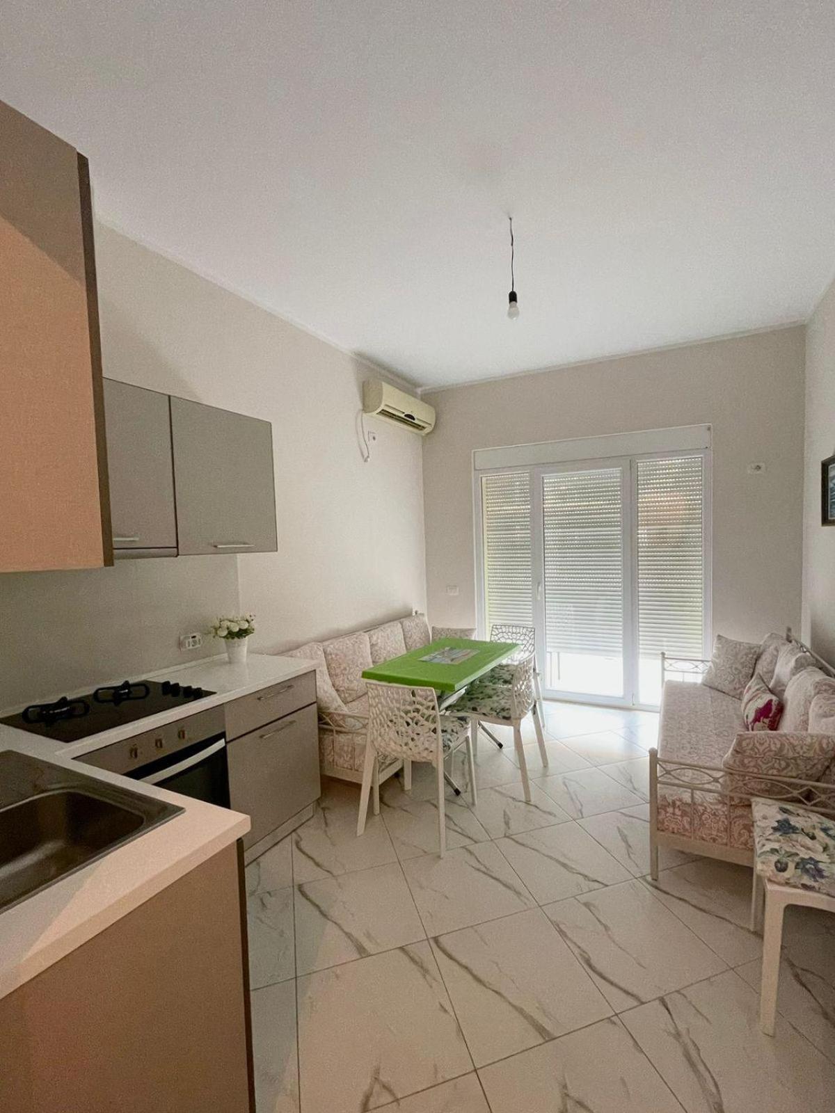 Ave Appartement Vlorë